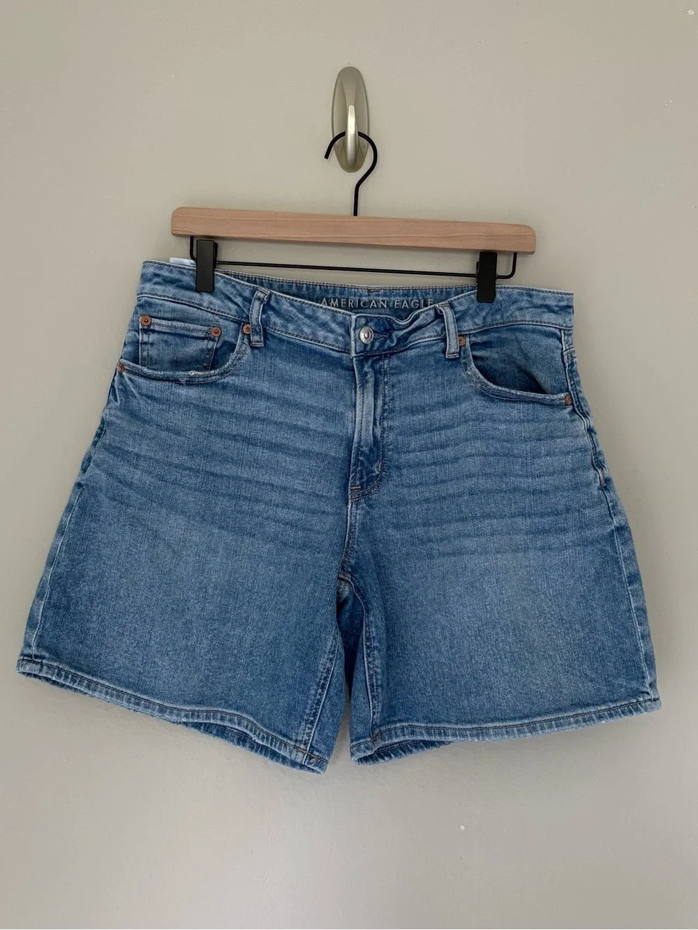 American Eagle AE Low-Rise Baggy Denim Jean Shorts Medium Wash Spring 2025 - 8